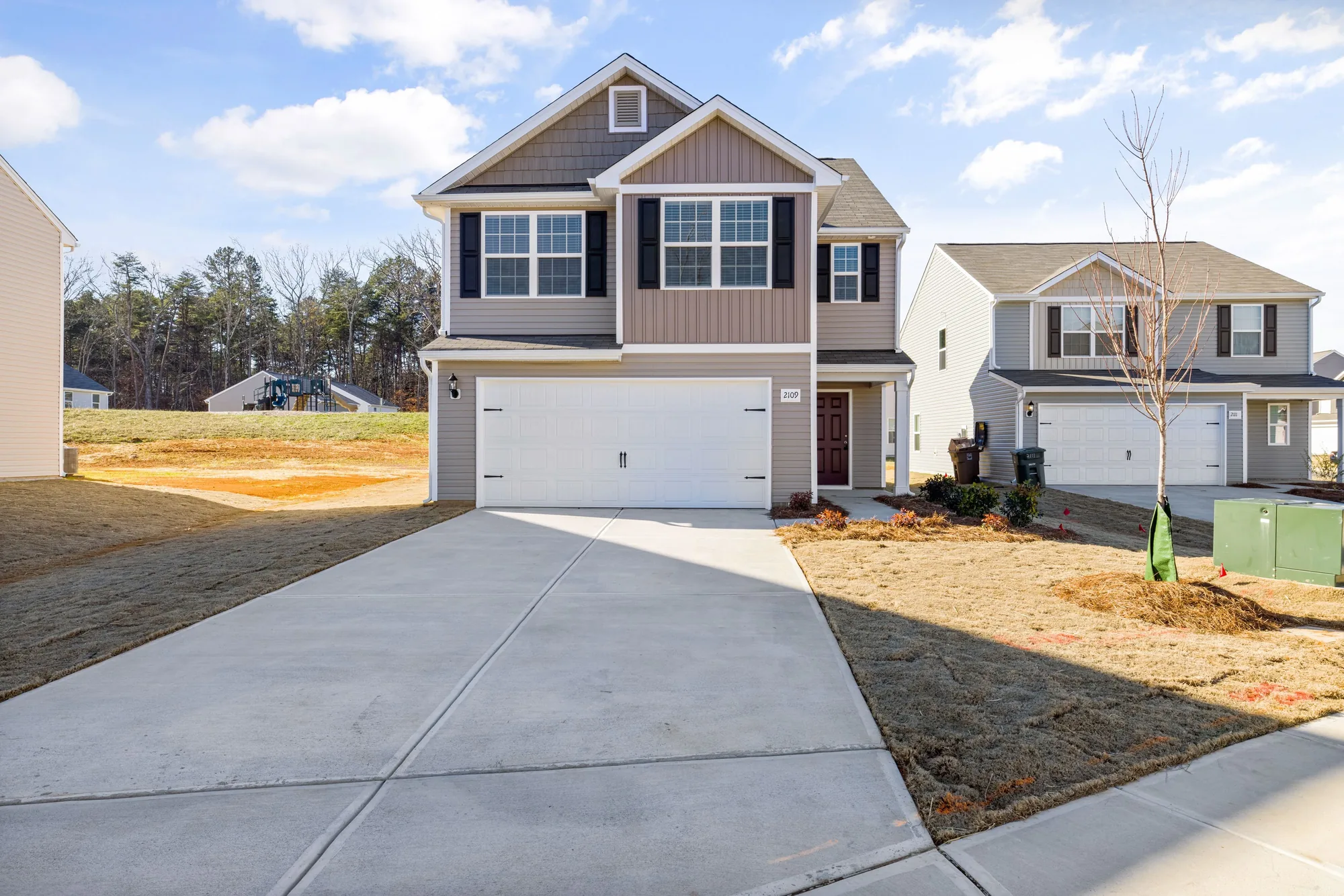 Residential garage door in Pingree Grove