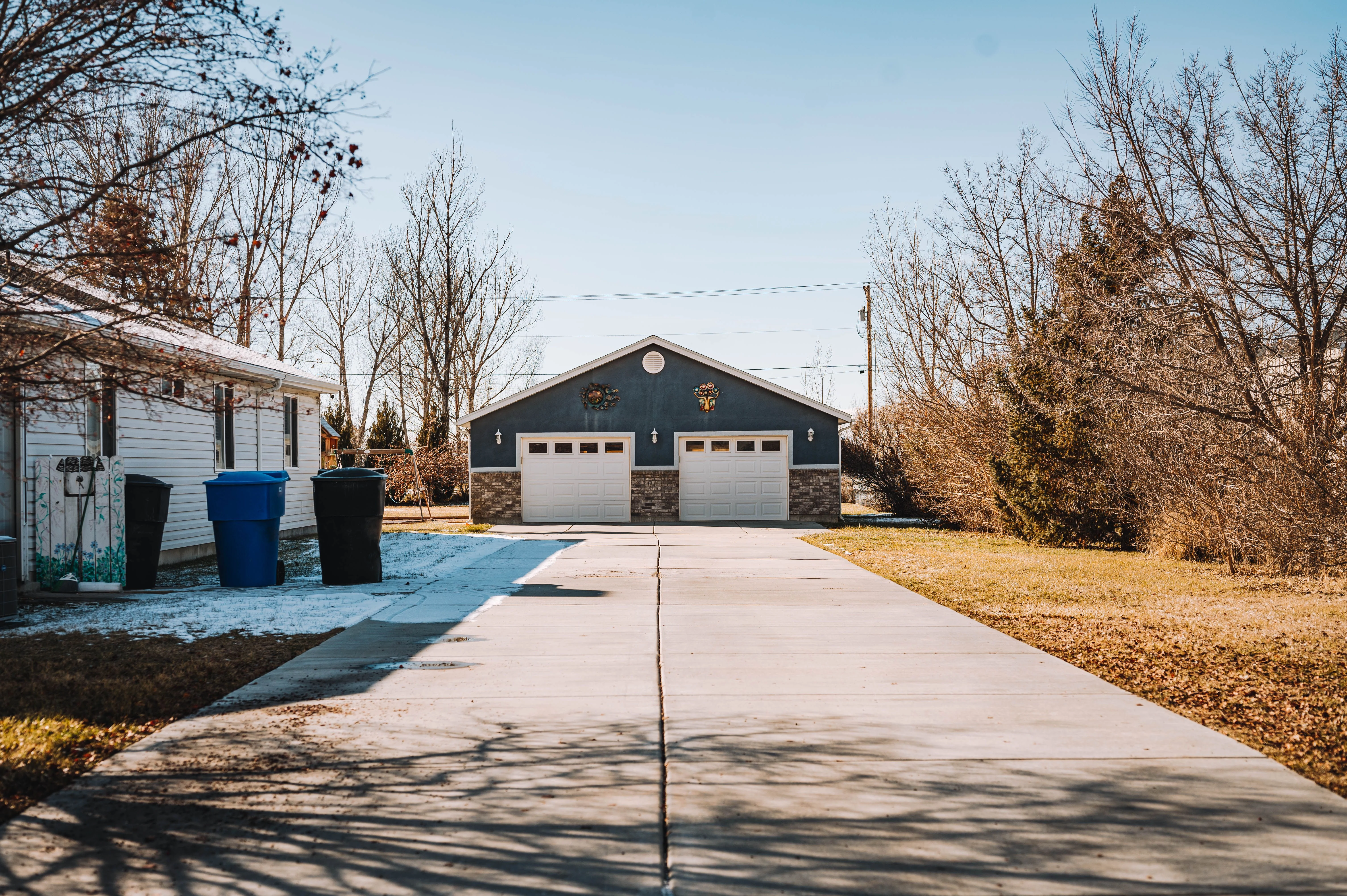 Residential garage door in Elgin