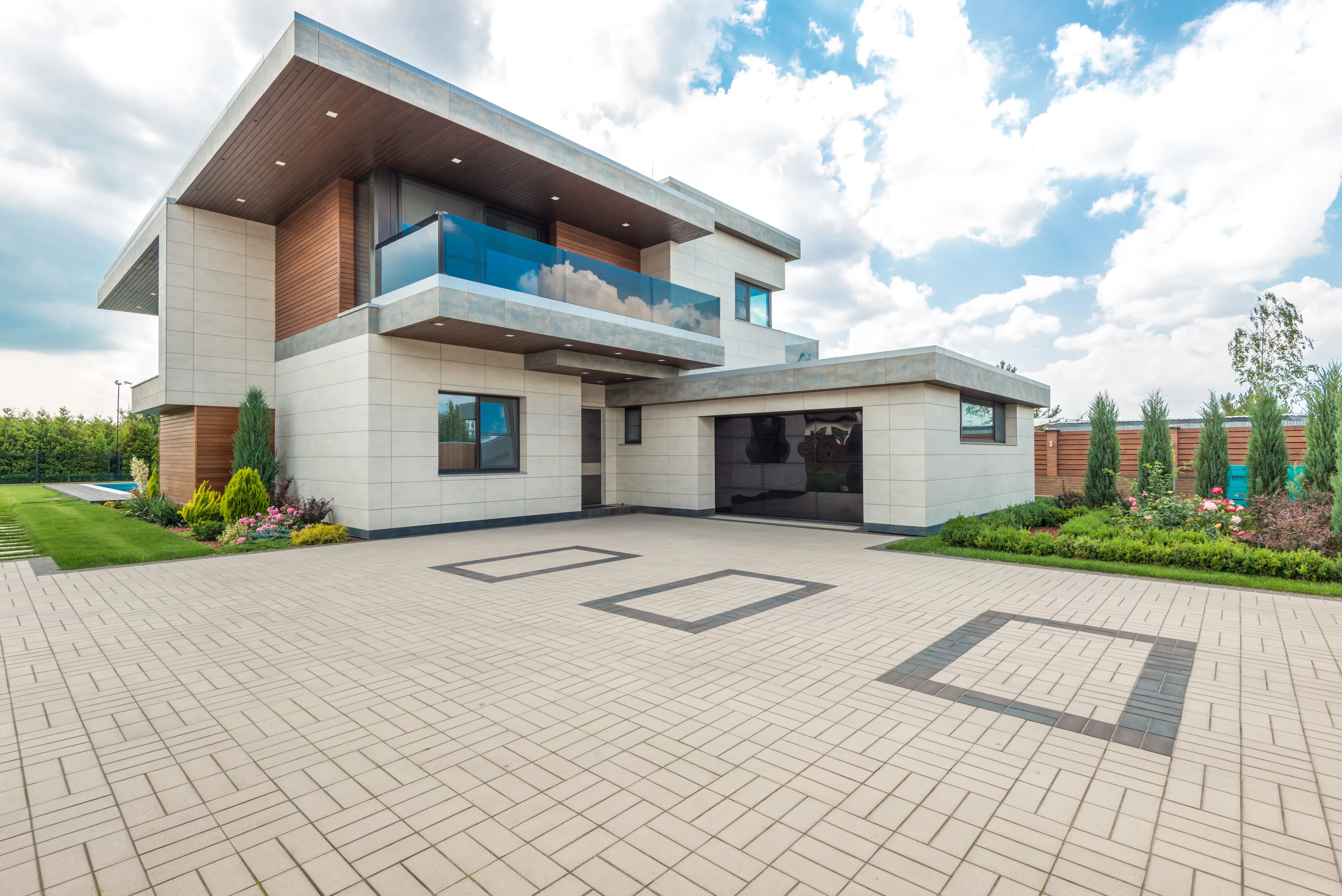 Residential garage door in Elgin